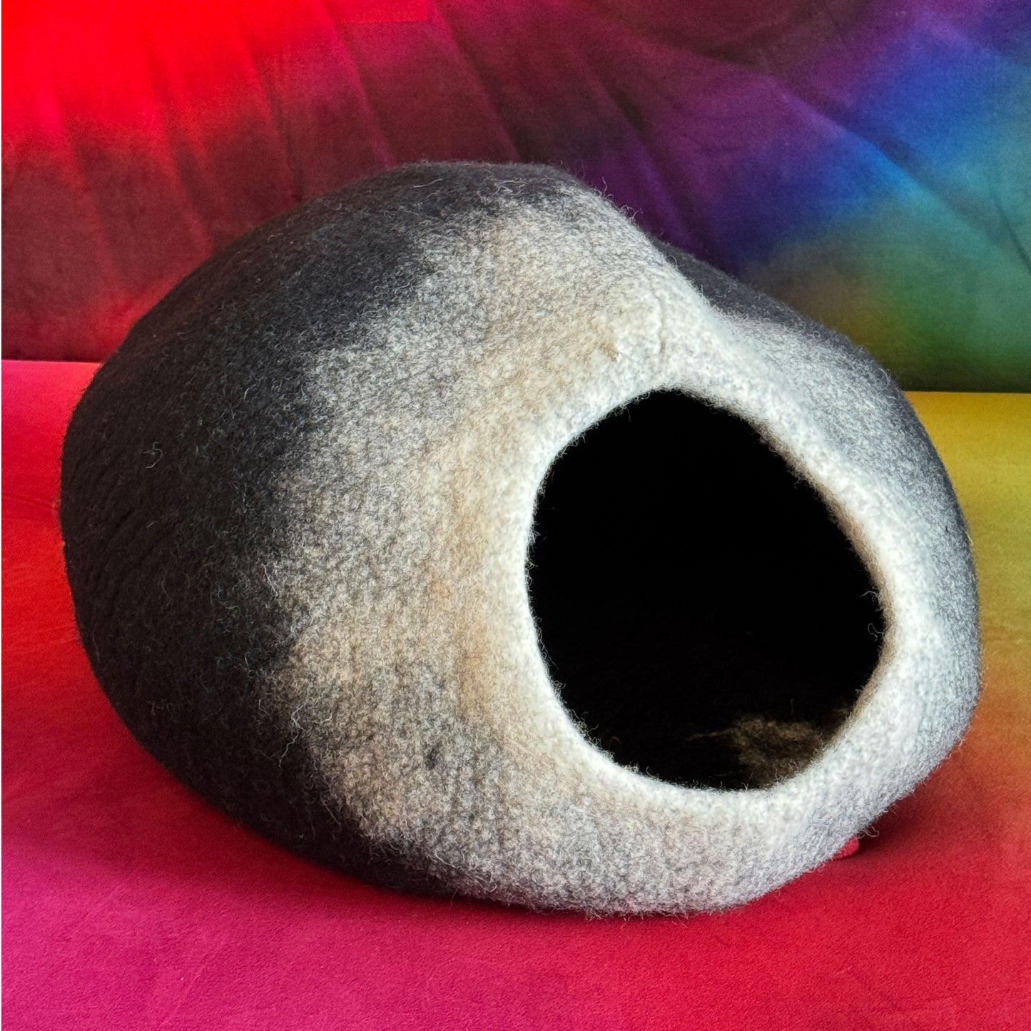 Ombre Wool Pet Cave, Black & White