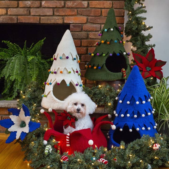 Holiday Tree Wool Pet Cave